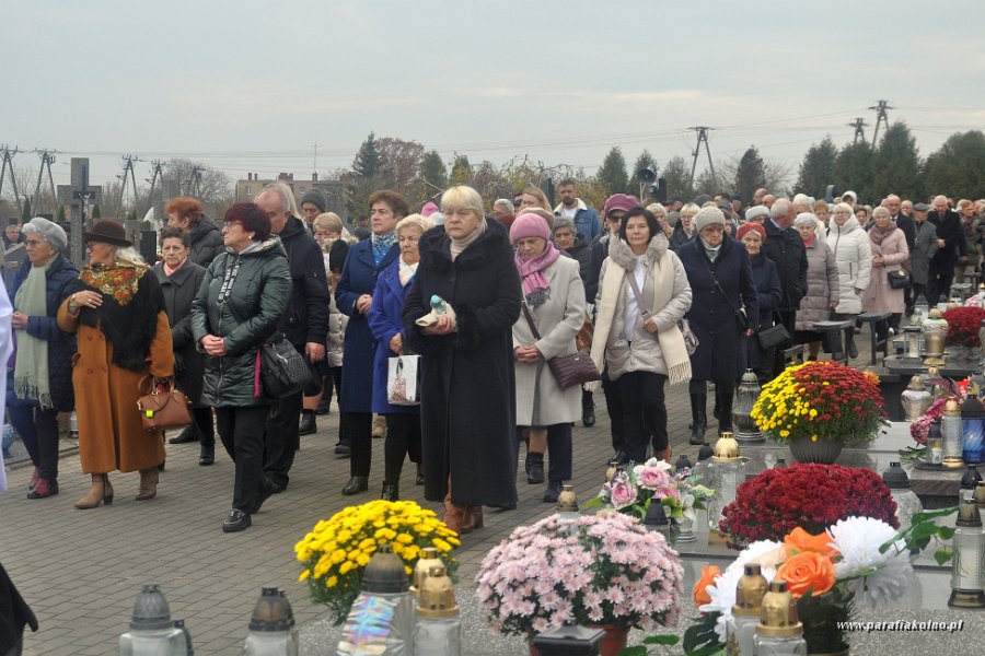 073 Procesja na nowym cmentarzu.jpg